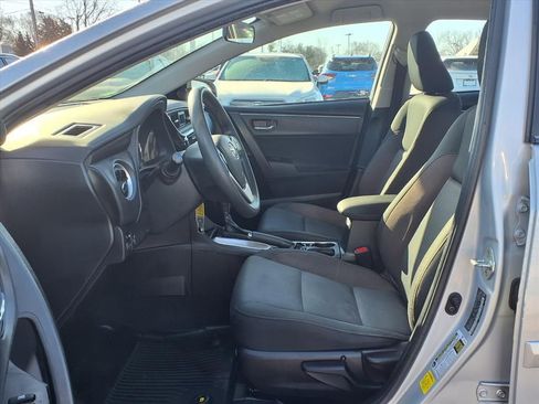 Used 2019 Toyota Corolla L image 16