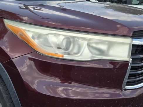 Used 2014 Toyota Highlander Plus FWD image 6