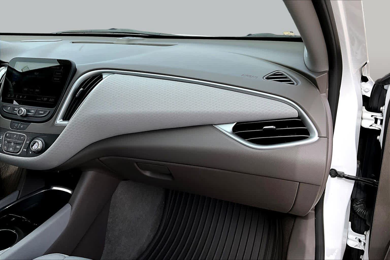 Used 2023 Chevrolet Malibu LT FWD image 9