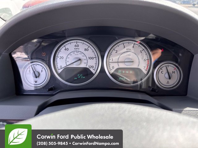 Used 2010 Chrysler Town & Country Touring FWD image 19