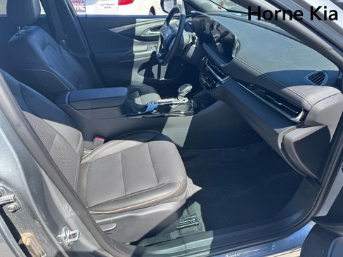 Used 2025 Buick Envista Avenir FWD image 25