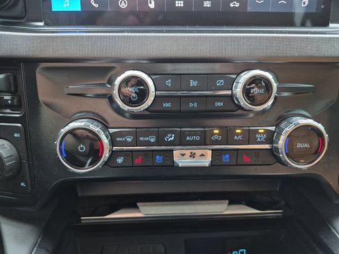 Used 2024 Ford F250 Platinum w/ Tremor Off-Road Package image 41