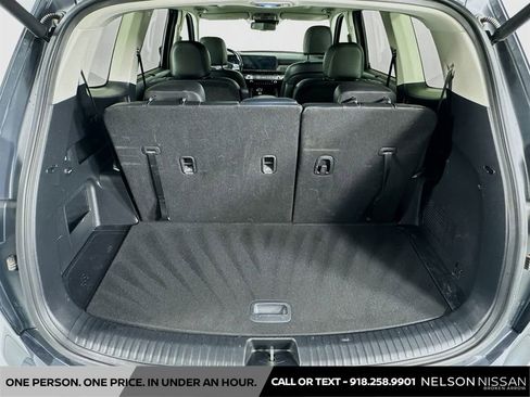 Used 2024 Kia Telluride EX w/ EX Captain's Chair Package FWD image 27