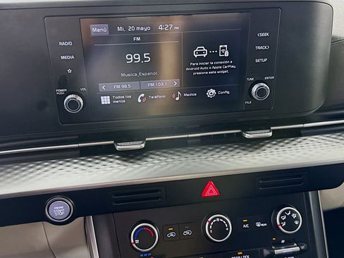 Used 2023 Kia Carnival LX FWD image 18