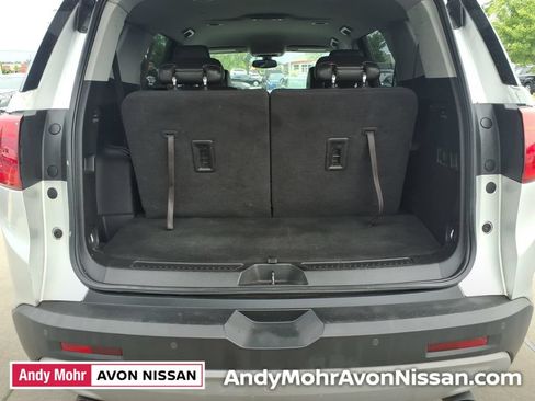 Used 2017 GMC Acadia SLT FWD image 9