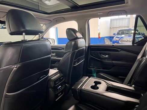 Used 2023 Honda Pilot Touring image 18