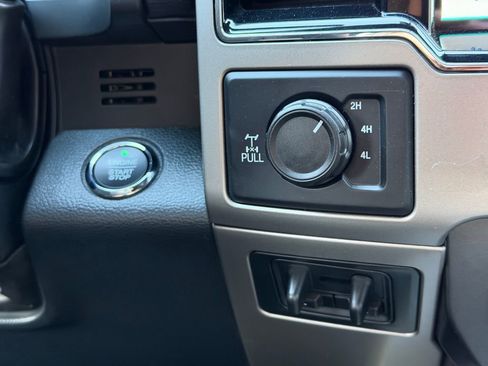 Used 2022 Ford F250 Lariat w/ Black Appearance Package image 29