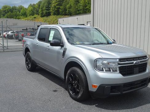 Certified 2024 Ford Maverick Lariat w/ FX4 Off-Road Package AWD/4WD image 4