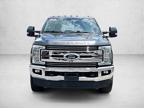 Used 2017 Ford F250 Lariat w/ Lariat Ultimate Package AWD/4WD image 3