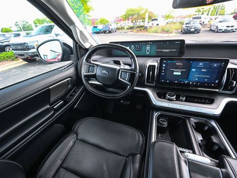 Used 2025 Ford Expedition Max Platinum AWD/4WD image 33