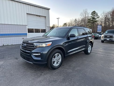 Used 2023 Ford Explorer XLT w/ Equipment Group 202A image 7