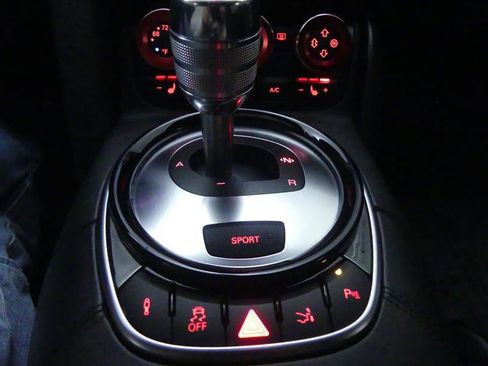 Used 2014 Audi R8 V8 w/ Convenience Package image 18