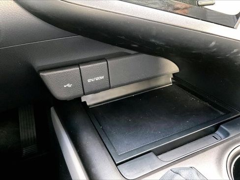 Used 2024 Toyota Camry SE image 26