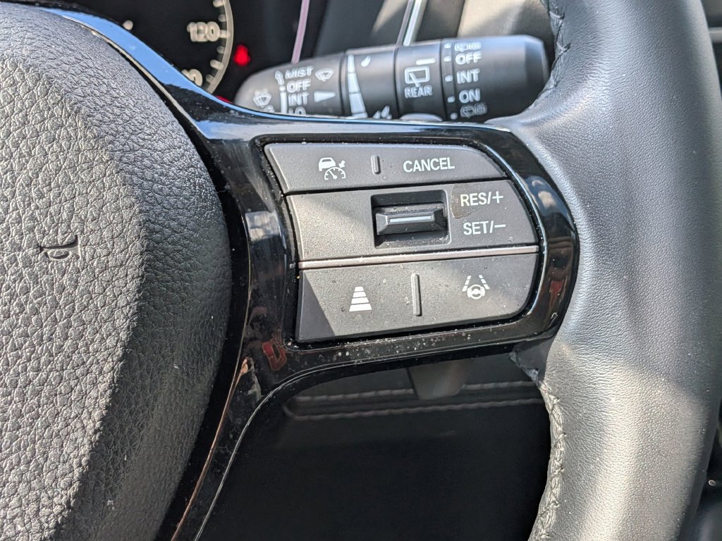 Used 2025 Honda Pilot Touring image 17