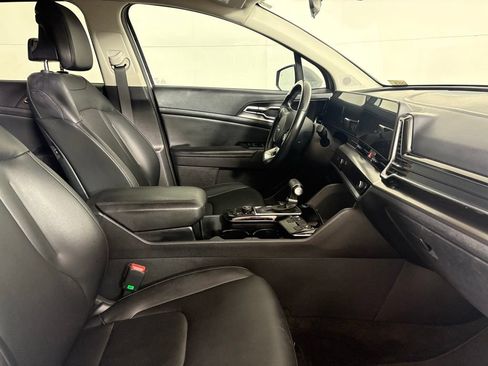 Used 2024 Kia Sportage EX FWD image 14
