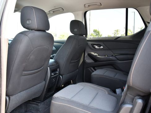 Used 2018 Chevrolet Traverse LT FWD image 19