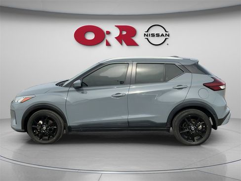 Used 2021 Nissan Kicks SV image 8