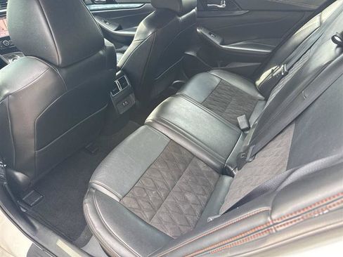 Used 2023 Nissan Maxima SR w/ Sport Mat Group FWD image 8