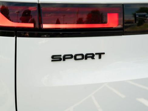 Used 2024 Land Rover Range Rover Sport Dynamic SE AWD/4WD image 17