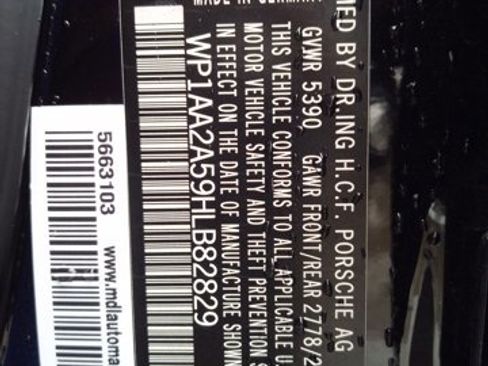 Used 2017 Porsche Macan image 21