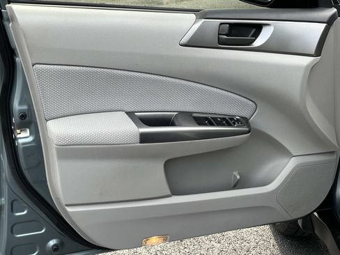 Used 2012 Subaru Forester 2.5X w/ Popular Pkg 1 AWD/4WD image 24