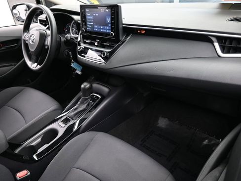 Used 2022 Toyota Corolla LE image 40