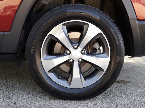 Used 2020 Jeep Cherokee Limited AWD/4WD image 39