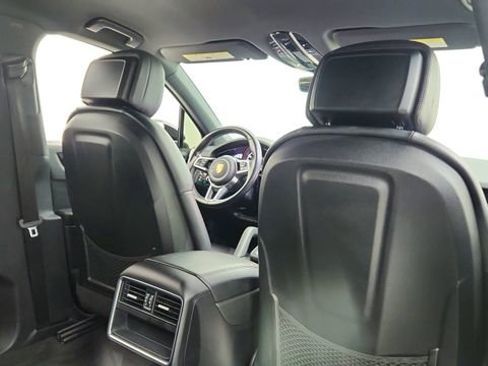 Used 2019 Porsche Cayenne image 26