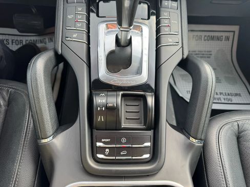 Used 2012 Porsche Cayenne image 22