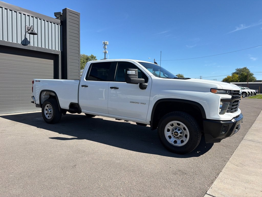 Used 2025 Chevrolet Silverado 3500 W/T AWD/4WD image 3