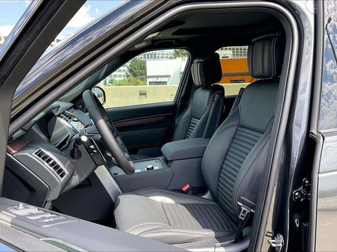 New 2026 Land Rover Discovery Dynamic SE AWD/4WD image 16