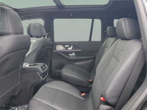 Certified 2026 Mercedes-Benz GLS 580 4MATIC image 10