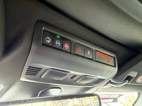 Used 2022 Chevrolet Corvette Stingray Preferred Cpe w/ Z51 Performance Package image 19