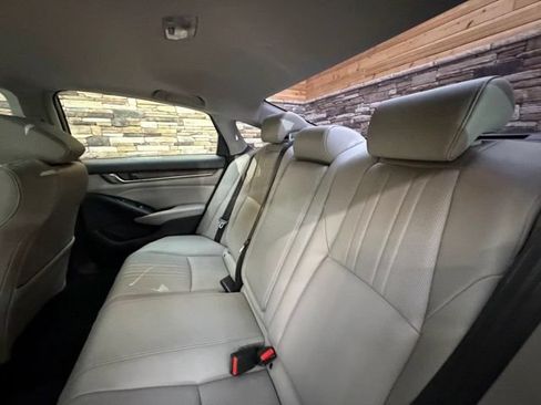 Used 2019 Honda Accord Touring image 33