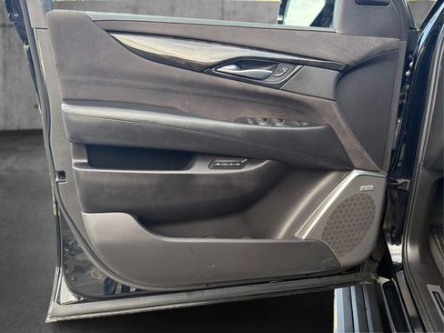 Used 2017 Cadillac Escalade Platinum AWD/4WD image 20