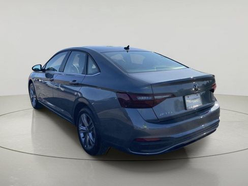 Used 2024 Volkswagen Jetta SE FWD image 5