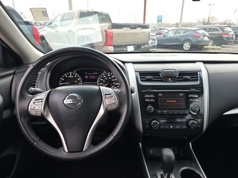 Used 2015 Nissan Altima 2.5 SV image 11