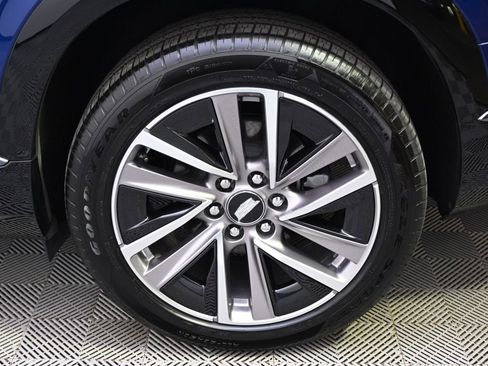 New 2026 Cadillac Vistiq Premium Luxury w/ LPO, Floor Liner Package AWD/4WD image 20