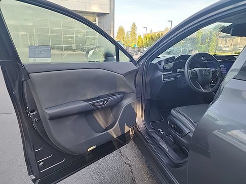 Certified 2023 Lexus RZ 450e Premium w/ Technology Package AWD/4WD image 9