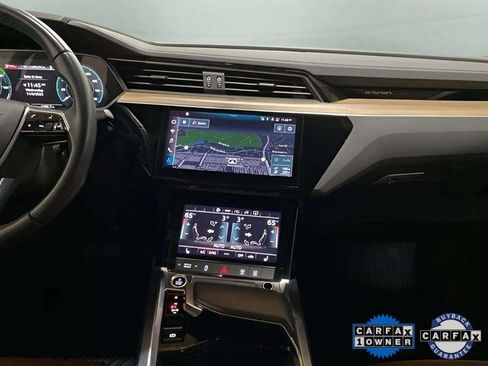 Used 2024 Audi Q8 e-tron Premium image 14