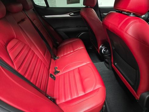 Used 2022 Alfa Romeo Stelvio Veloce image 53