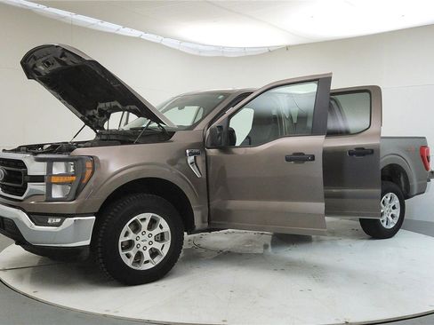 Used 2023 Ford F150 XLT image 11