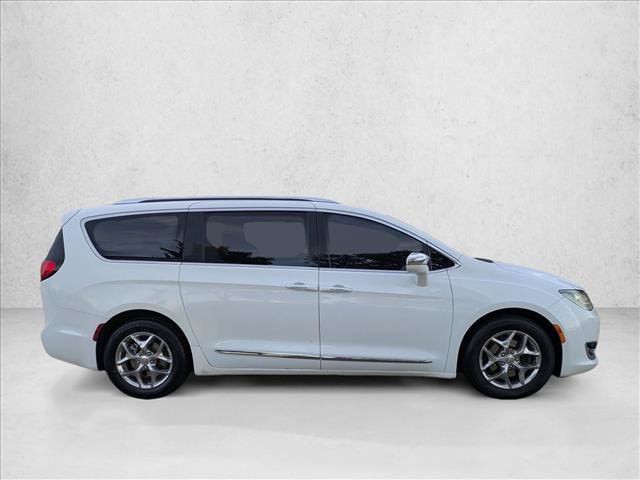 Used 2018 Chrysler Pacifica Limited FWD image 4