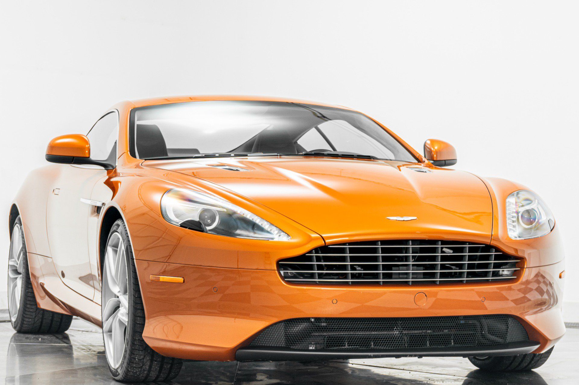 Used 2012 Aston Martin Virage Coupe RWD image 3