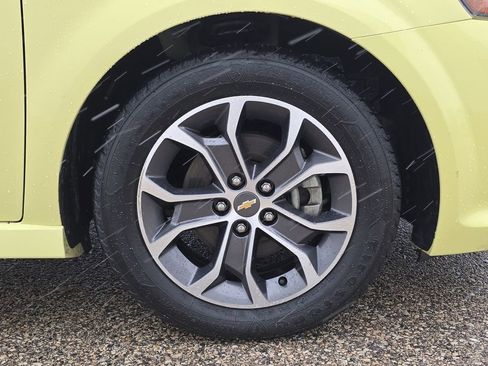 Certified 2017 Chevrolet Sonic LT w/ Convenience Package image 34