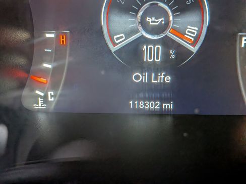 Used 2019 Dodge Challenger R/T image 25