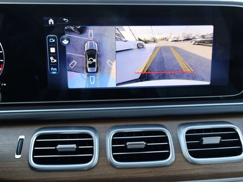 Used 2025 Mercedes-Benz GLE 450e GLE 450e4 image 38