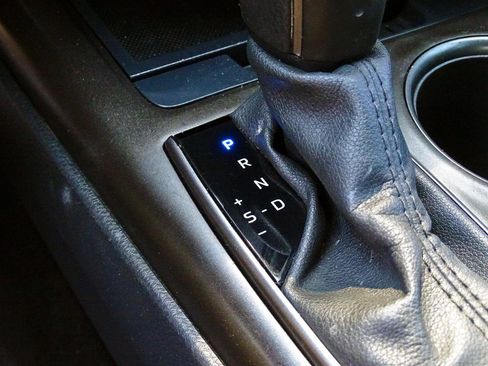 Used 2022 Toyota Camry SE FWD image 38
