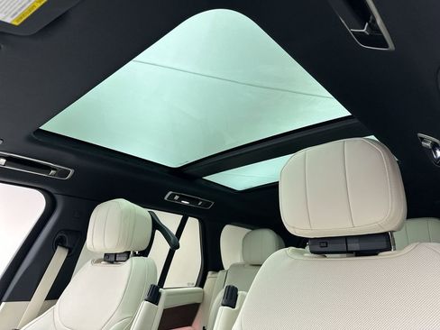 New 2026 Land Rover Range Rover SE image 19