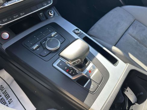 Used 2019 Audi SQ5 Premium image 26